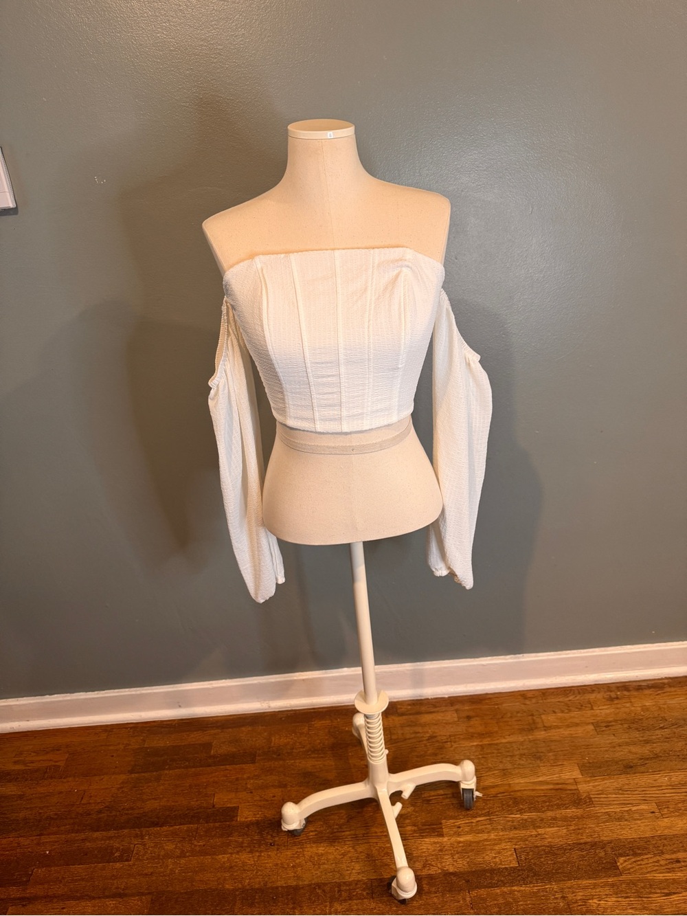 Off-Shoulder White Fable White Crop Top with Detached Long Sleeves